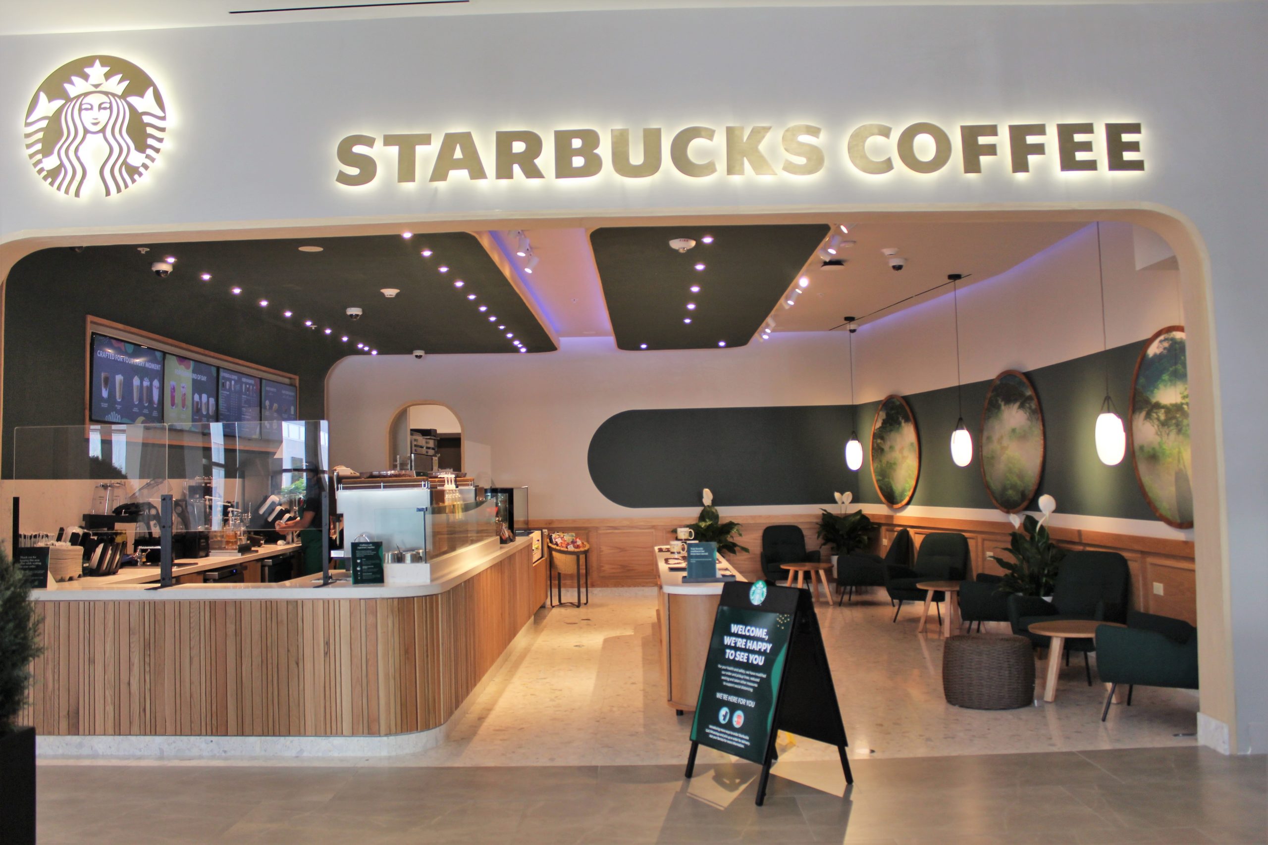 Starbucks Opens it's 7th Store in Jamaica